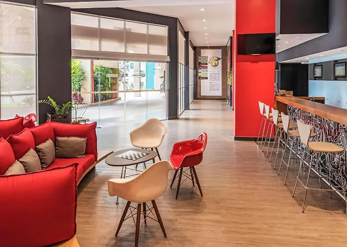 Ibis BlumenauHotel Em